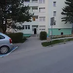 Altheide Apartment *
